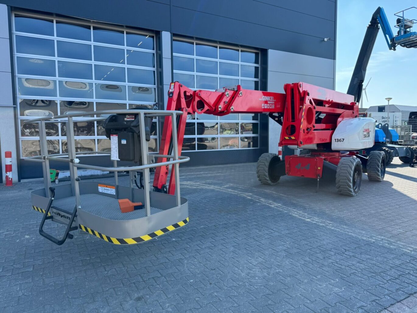 F842C8A8 75EA 4307 9245 C1327BFC2059